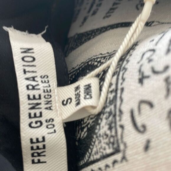 Free Generation Women's Button Down Black Blouse with Pearl Embellishment Small - Picture 6 of 10